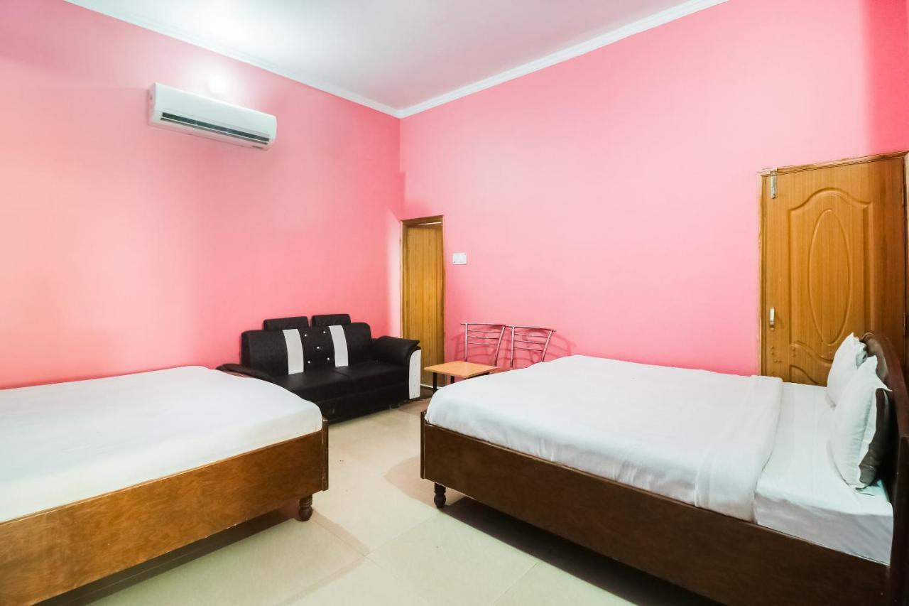 Spot On 61434 Sabri Barkat Hotel Roorkee Εξωτερικό φωτογραφία